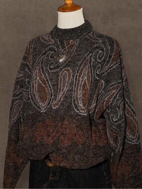 Cozy Abstract Paisley Crewneck Sweater in Charcoal and Brown